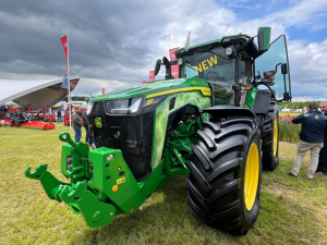 Трактор John Deere 8R 310
