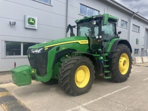 Трактор John Deere 8R 370